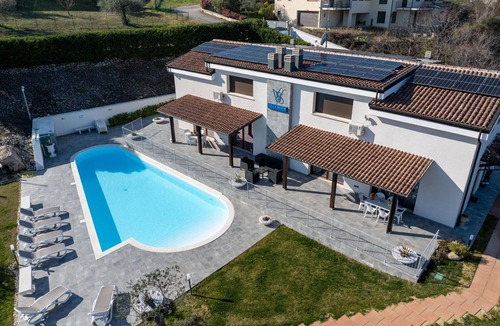 Citta Sant'Angelo Villa | Nice apartment in villa with WIFI, hot tub, A/C, pool, TV, patio, pets allowed and panoramic view