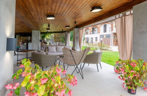 Castell'Alfero Apartment | Nice apartment for 4 people with pool, WIFI, TV and patio