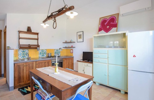 Loreto House | Nice home in Petroro with WiFi