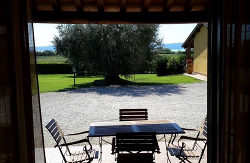 Bolsena Apartment | Nice independent apartments in typical style with private beach on the lake