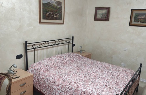 Madone Bed & Breakfast | Nice room, bathroom, outdoor space for the summer. Highway, airport, hospitals