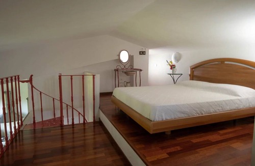 Agello Bed & Breakfast | Nice room with pool, A/C, WIFI, TV, patio, pets allowed and panoramic view, close to Perugia