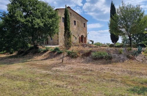 Citta di Castello Apartment | Nido Apartment - Medieval charm and greenery at Torre della Soara