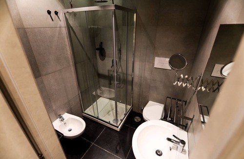 Naples Hotel | Noah Gate Hotel & Suites