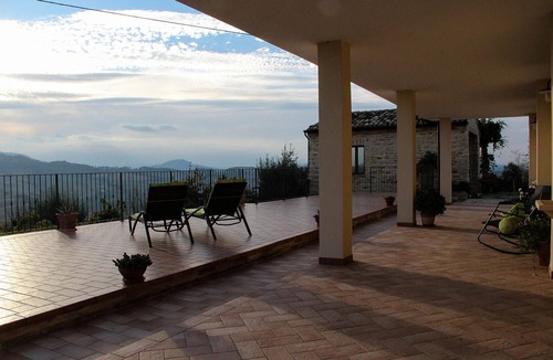 Monteleone di Fermo Apartment | Nonna 'Ttina's house