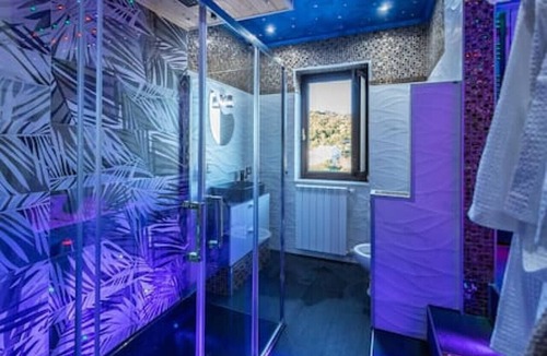 Casalbore Apartment | Norman Tower Spa Una Elegante Camera Per Soggiorni Rilassanti