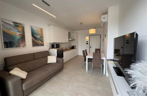 Porto Sant'Elpidio Apartment | Note di Mare Appartamento Fronte Spiaggia & Garage Privato