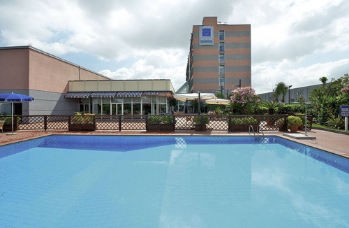 Capodrise Hotel | Novotel Caserta Sud