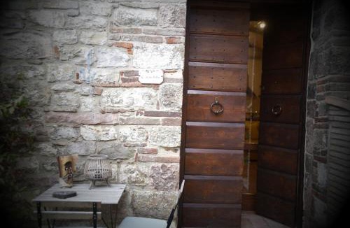 Gubbio House | O rosa bella Appartamento via savelli della porta 24