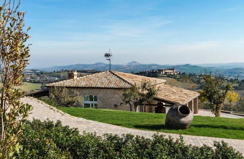 Montegiorgio Resort | Officina del Sole