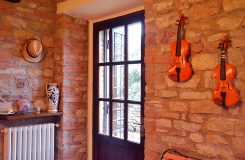 Corciano House | Old stone house with garden