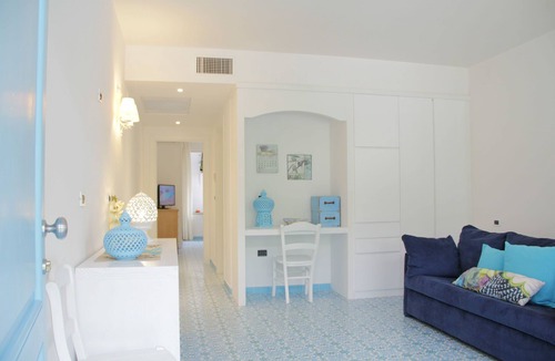 Laura Hotel | Oleandri Resort