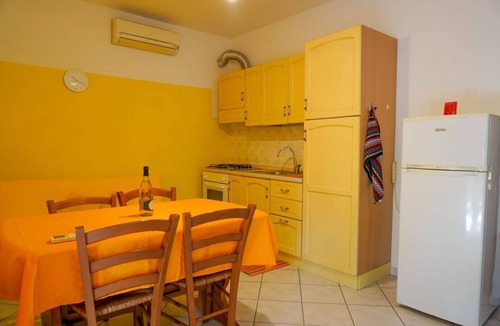 Grosseto Apartment | One room apartment with patio and private bathroom