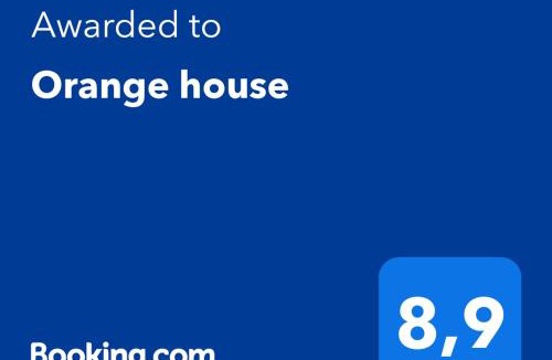 Controguerra House | Orange house