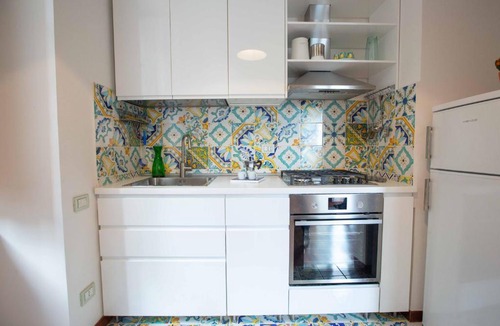 Mergellina Apartment | Orazio on the castle by Dimorra
