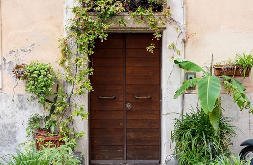 Campitelli Apartment | Original church converted into a dwelling, at the Colosseum, Historic Roman Center.