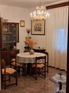 Montecchio Apartment | Orlando House 1975
