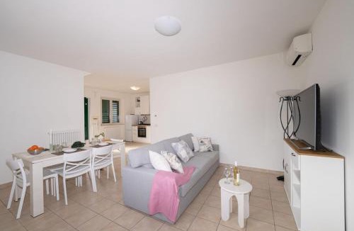 Civitanova Marche Apartment | OroVerde Residence - Private Pool - 11 guests