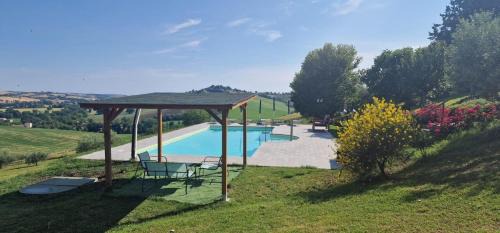 Ostra Villa | Ostra Villa - Sleeps 8 - Pool - Garden - Parking