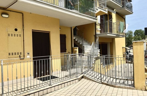Loreto Apartment | P037- Porto Recanati, comfortable three-room apartment with air conditioning