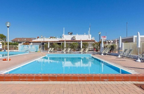 Porto Recanati Apartment | P090 - Porto Recanati, a wonderful villa in a residential complex with a swimming pool.