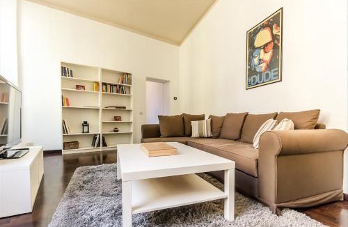 Rione IV Campo Marzio Apartment | Palazzo Borghese Lovely Flat