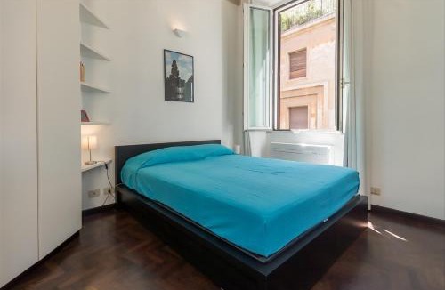 Rione IV Campo Marzio Apartment | Palazzo Borghese Lovely Flat