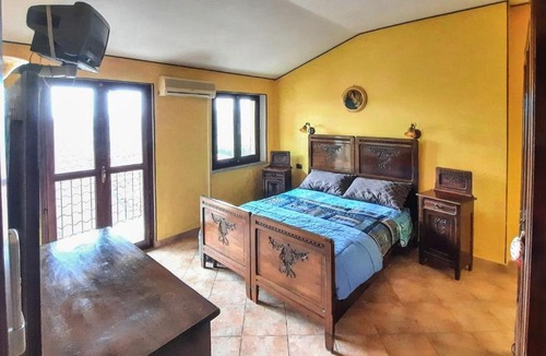 Montaldo Torinese Apartment | Palazzo Peisoire - Appartamento con garage E-Bike