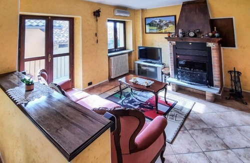 Montaldo Torinese Apartment | Palazzo Peisoire - Appartamento con garage E-Bike