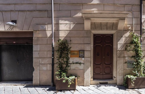 Rione V Ponte Apartment | Palazzo Taverna Apartments