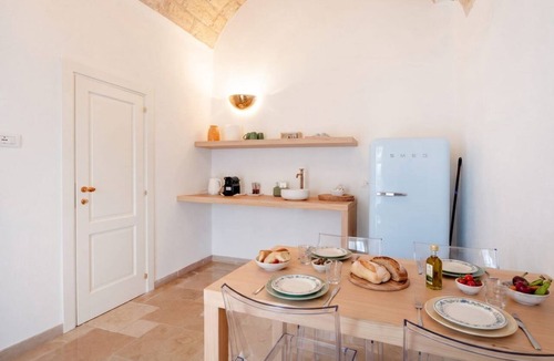 Old Town Apartment | Palazzo Vanese Sott | Elegant Retreat in Bari's Historic Center