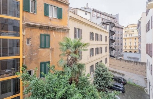 Rome City Centre Apartment | Pandora Apartment National Street