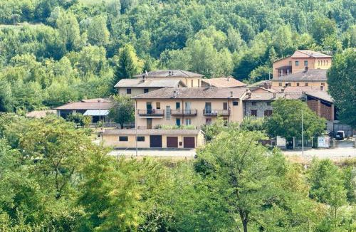 Santa Margherita di Staffora Apartment | Panoramic apartment among the Oltrepò vineyards