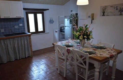 Radicondoli Apartment | Panoramic apartment in medieval village