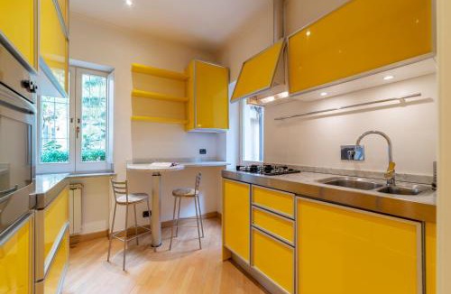 Rione VIII Sant'Eustachio Apartment | Pantheon View Apartment
