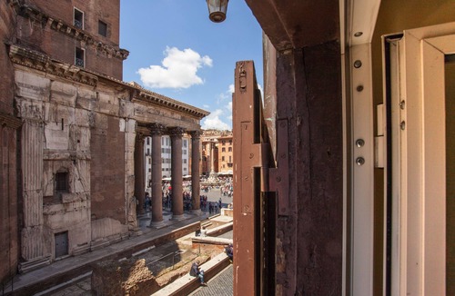 Rome City Centre Apartment | Pantheon view in the heart of Rome