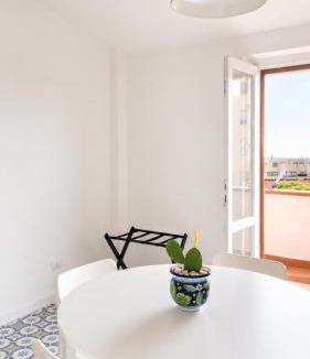Paola Apartment | Paola Sea Homes