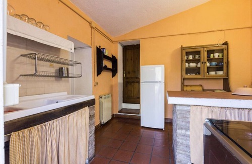 Castelnuovo di Val di Cecina House | Peaceful cottage in Tuscany with private pool