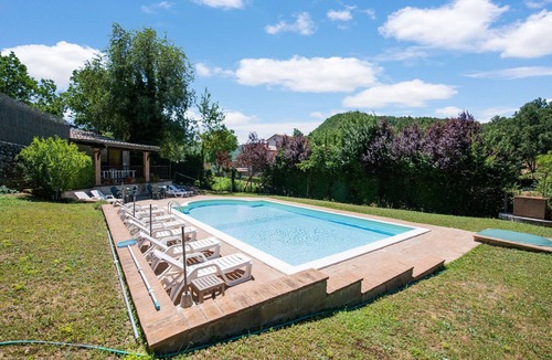 Sellano House | Peaceful Holiday Home in Sellano with Pool