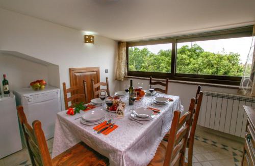 Montefiascone Villa | Peaceful Villa in Montefiascone with Bubble Bath