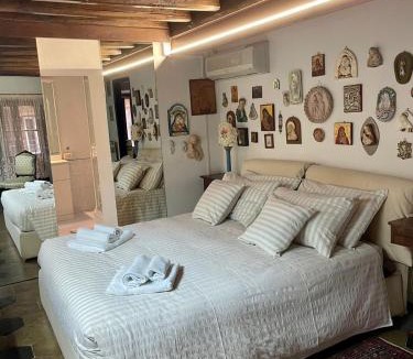 Rione VIII Sant'Eustachio Apartment | Penelope's House