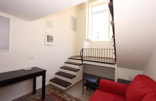 Rione IV Campo Marzio Apartment | Penna Flats