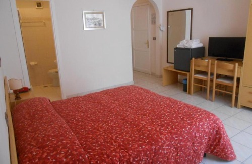 Orbetello House | PENSIONE VERDE LUNA