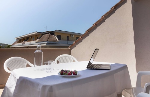 Martinsicuro Apartment | PENTHOUSE 3 MINUTES WALK FROM THE SEA WITH PARKING SPACE