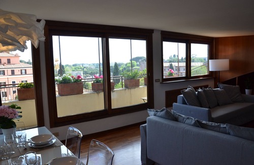Monti Apartment | PENTHOUSE WITH VIEW NEAR THE COLOSSEUM