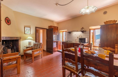 Monte Santa Maria Tiberina Apartment | Pet friendly apartment