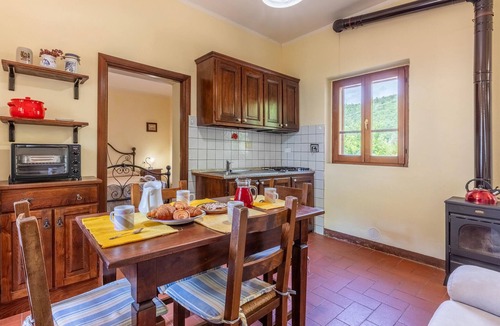 Monte Santa Maria Tiberina Apartment | Pet friendly apartment
