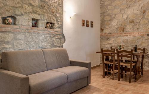 Roccastrada Apartment | Pet Friendly Apartment In Roccastrada With Wifi