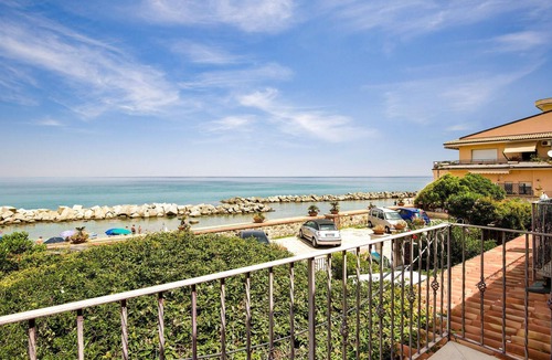 Pizzo House | Pet friendly home in Pizzo Calabro with kitchen