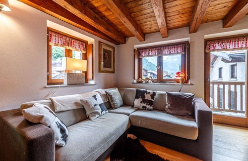 La Thuile Apartment | PETIT CHALET ANNA - Refuge in the middle of the mountains